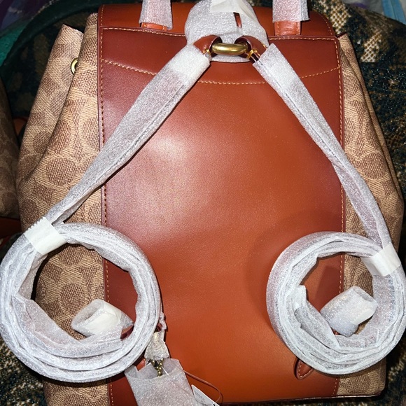 Coach Evie Backpack In Signature Canvas - Picture 2 of 4